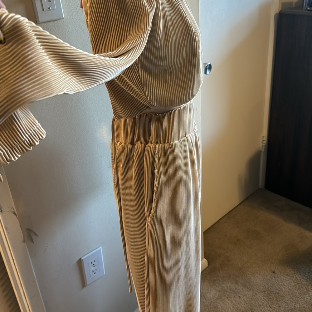 Two piece set. - Picture 2 of 4